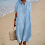 Robe en lin bleu ciel avec décolleté en V