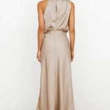 Charmey – Robe Longue Élégante à Coupe Classique
