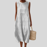 Robe en lin gris clair avec effet froissé