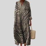Robe noire et blanche avec motif à rayures