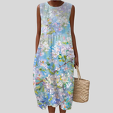 Robe blanche avec des fleurs pastel