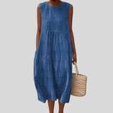 Robe en lin bleu avec décolleté en V