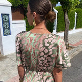 Grandvaux – Robe Midi Satinée avec Effet Cuivre