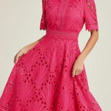 Commugny – Robe Midi en Dentelle avec Découpes Discrètes