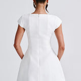 Romont – Robe Mini avec Décolleté Carré Structuré